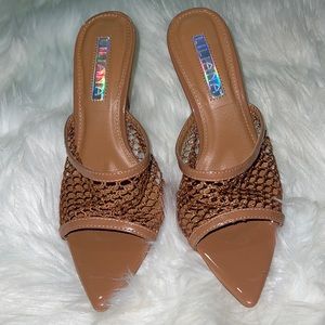 Miss Lola brown heels